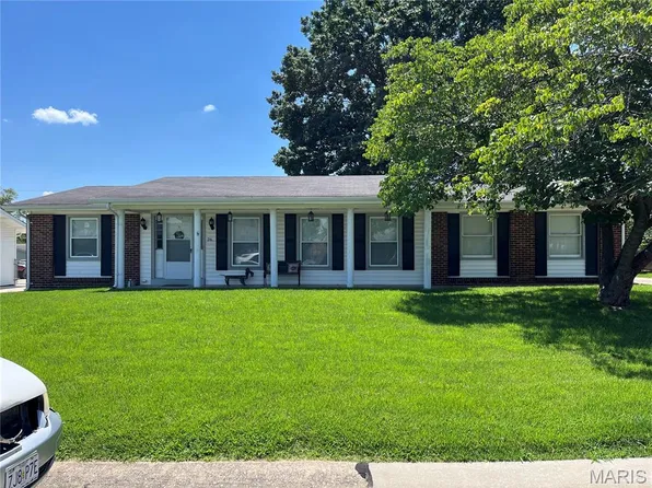 26 Janis Ann Dr, Saint Peters, MO 63376