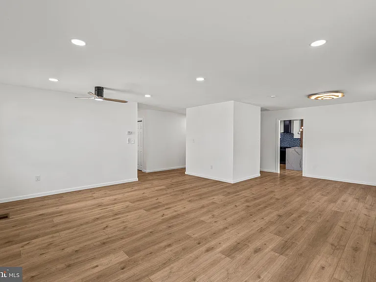 29 Hinsdale Ln — Photo 10
