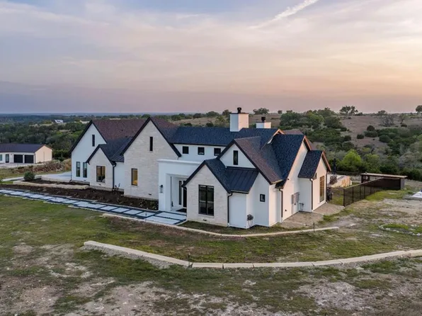 1051 N Cattlemans Crossing Dr, Kerrville, TX 78028