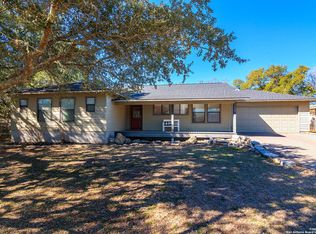 1423 Oakridge Dr, Blanco, TX 78606