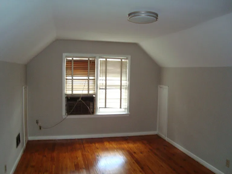 555 Bob O Link Dr — Photo 4