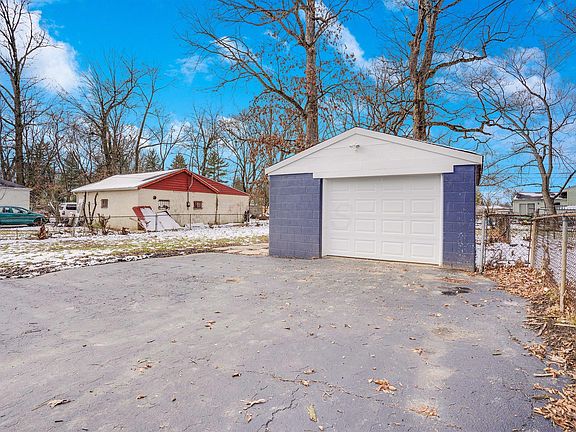 4th image of 3835 Walford St