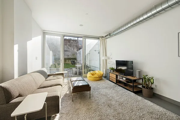 Sold by MNS | media 9