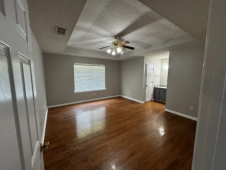 208 Easy St — Photo 14