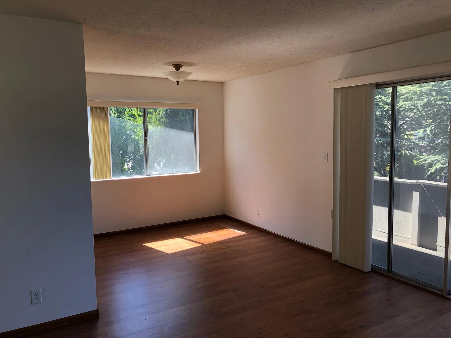 2 bed, 800 sqft, $3,600 — Photo 3