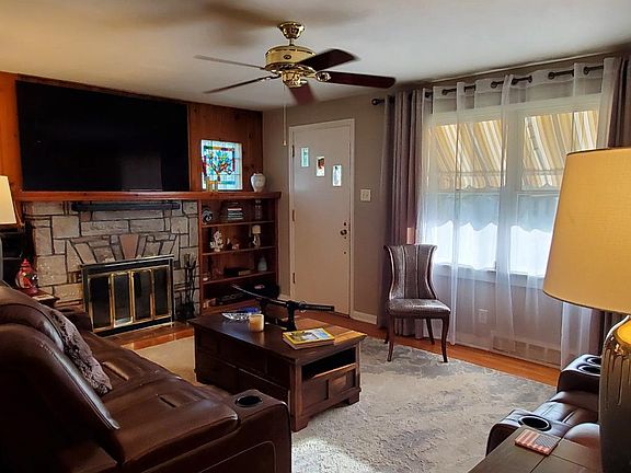 Living Room - view 1