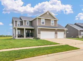 1908 Littlefield Ln, Mahomet, IL 61853