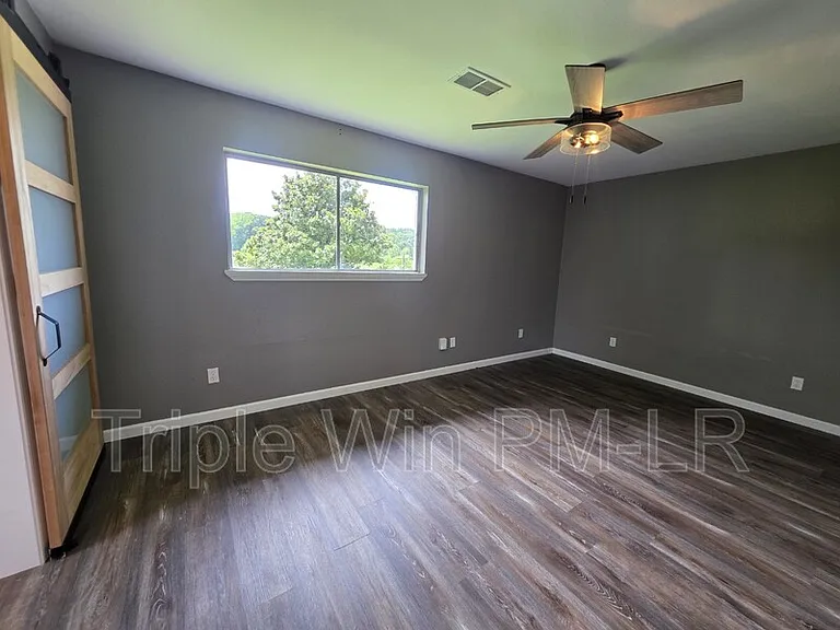 1908 E Lakeview — Photo 21