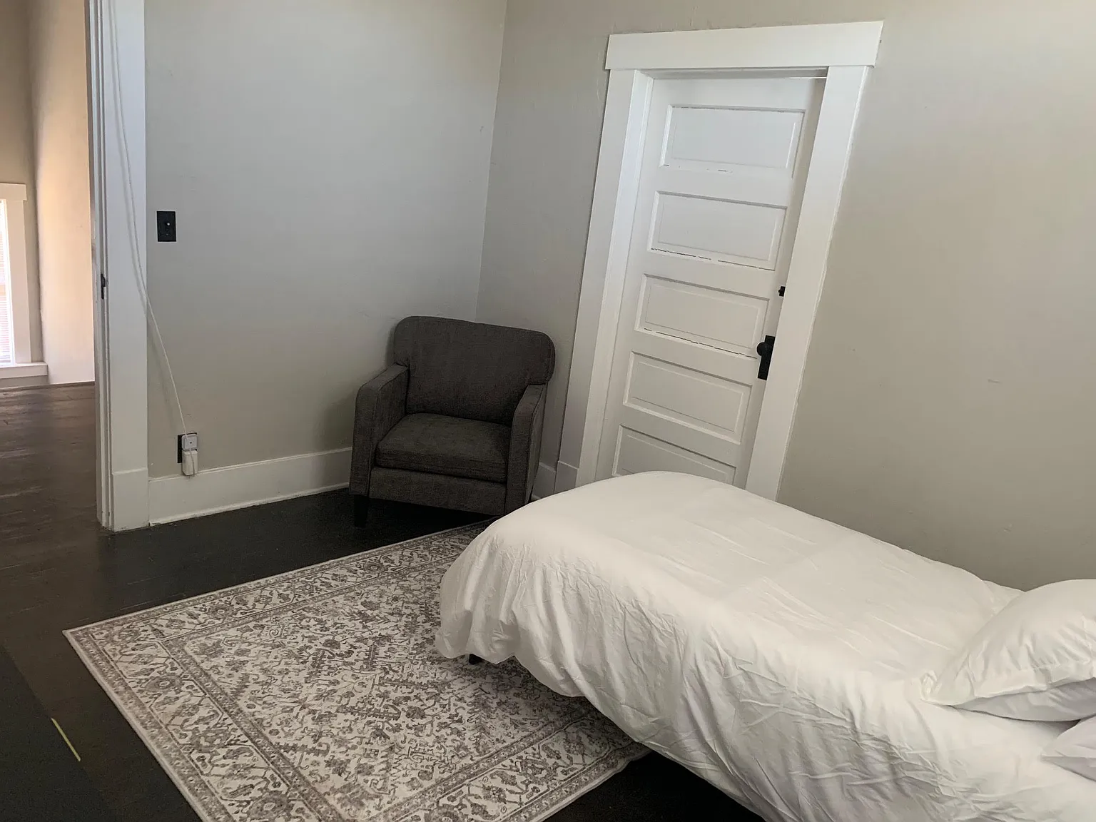 11 bed, 4096 sqft, $950 — Photo 4