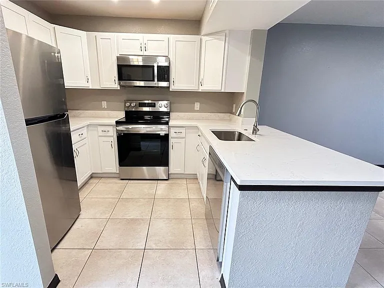 8284 Key Royal Cir #1323 — Photo 3