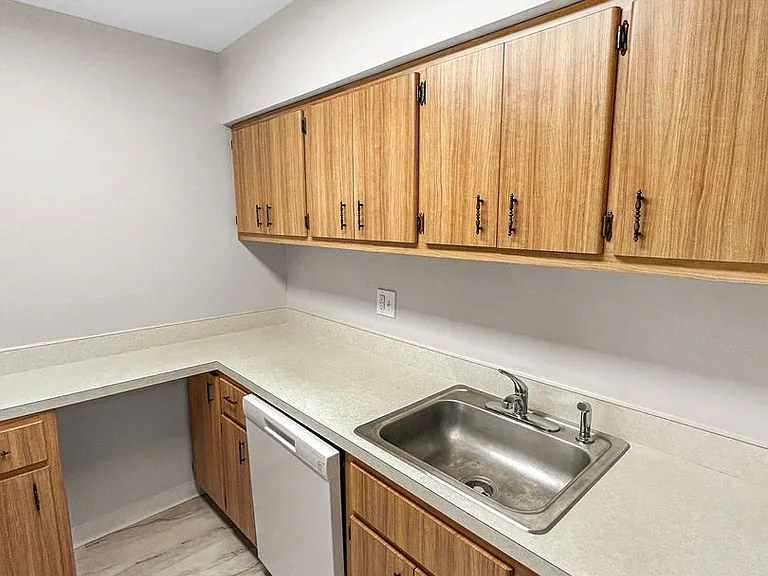 5085 Sanlin Dr — Photo 15
