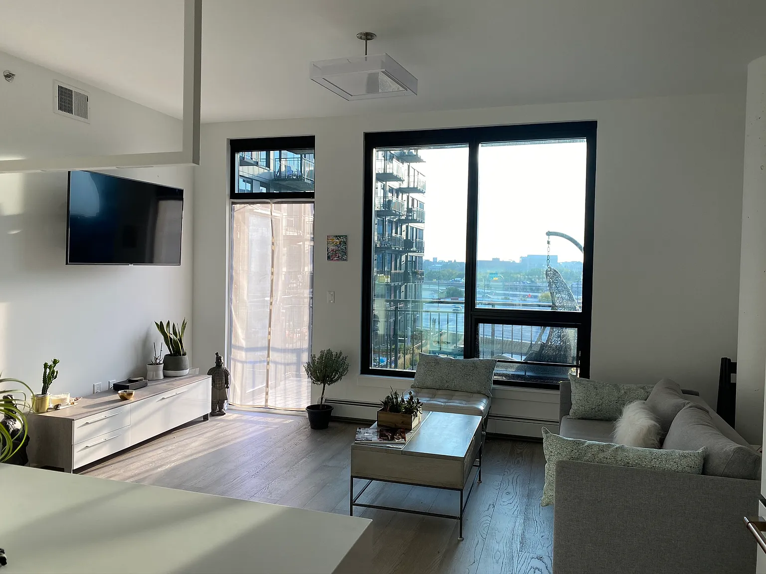 2 bed, 1199 sqft, $3,100 — Photo 3