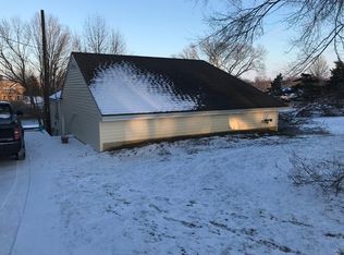 1605 NE Lake Shore Dr, Lees Summit, MO 64086