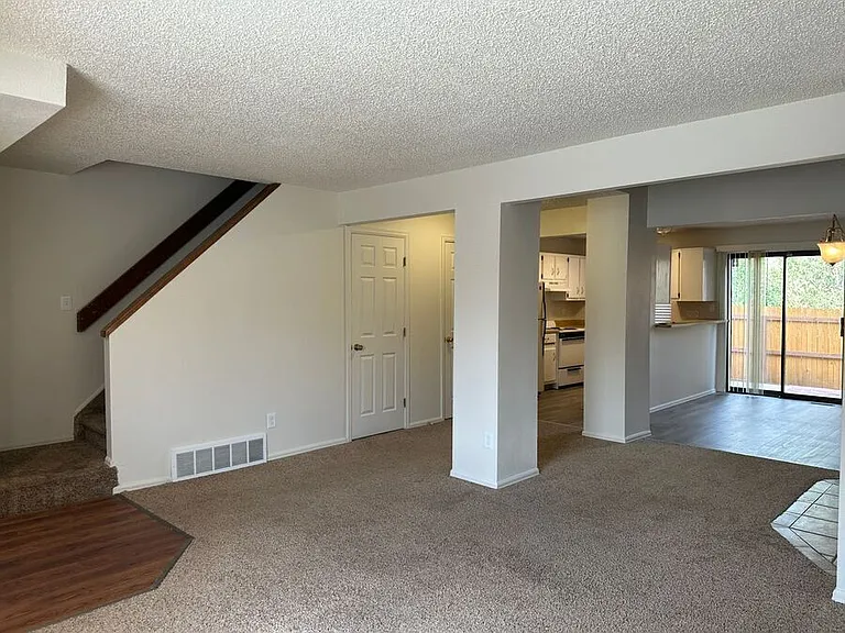 826 London Green Way — Photo 5