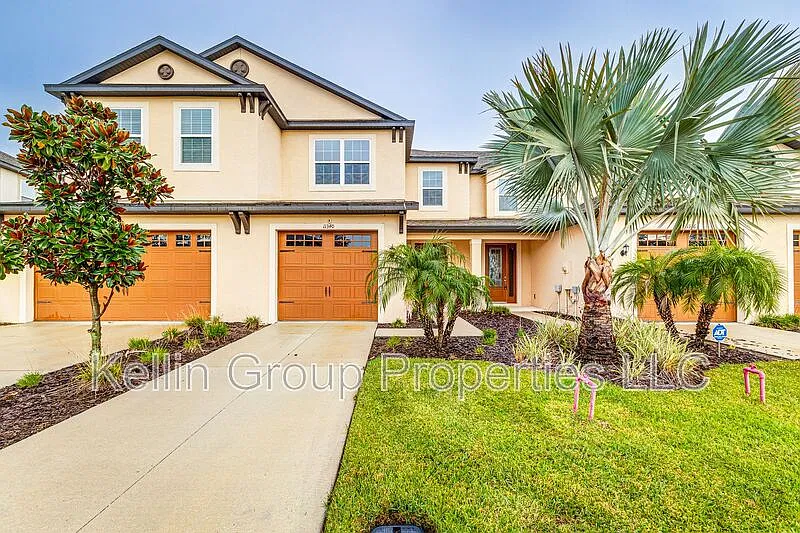 3 bed, 2.5 bath, $2,200 — Photo 3