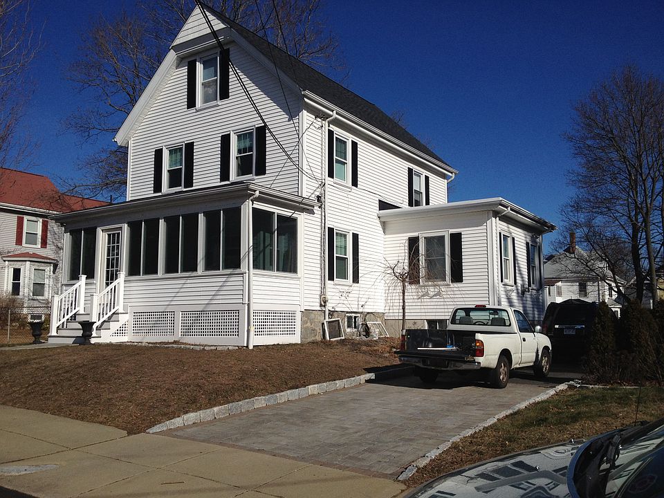 2nd image of 107 Temple St