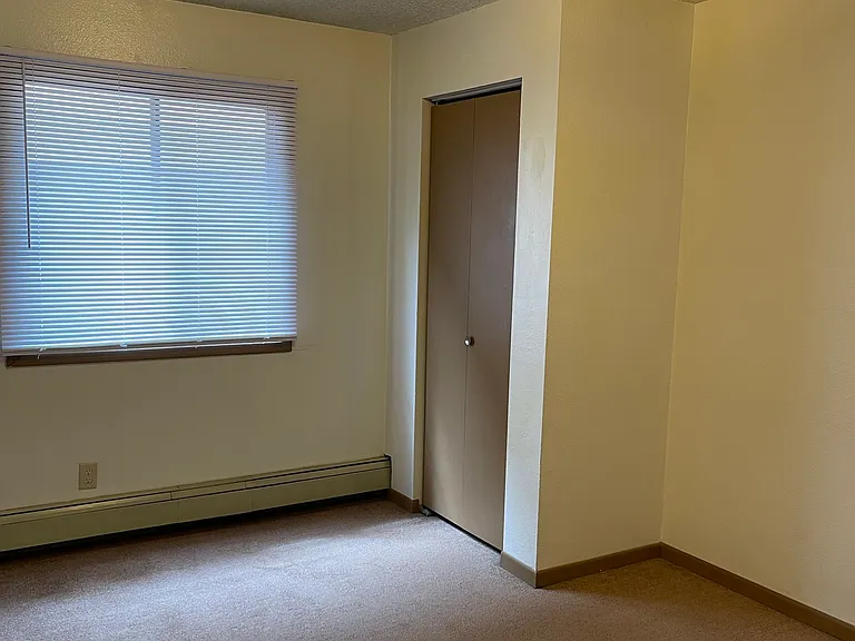 504 S Van Buren St #4 — Photo 10