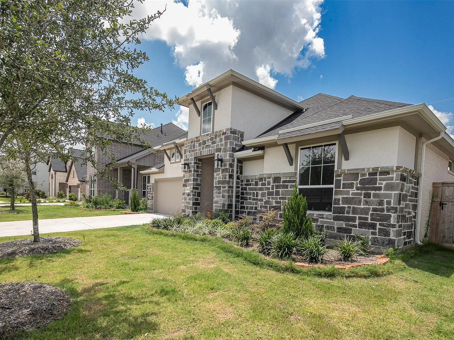 4 bed, 3.5 bath, 3100 sqft, $3,300 — Photo 3