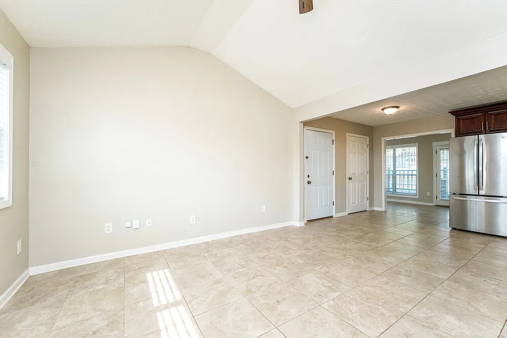 3 bed, 2.0 bath, 1412 sqft, $1,945 — Photo 4