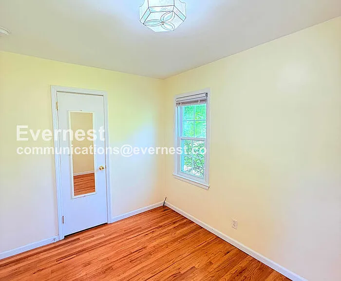 1313 Donald Ave — Photo 19
