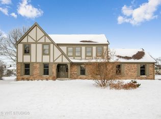1371 Borde Ct, Libertyville, IL