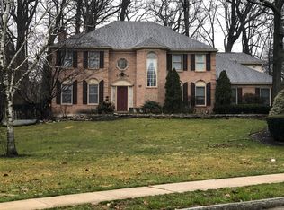 917 Honeysuckle Ln, Wynnewood, PA 19096