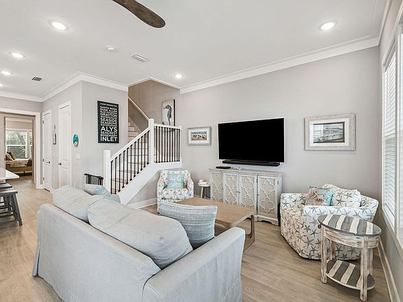 4th image of 30 Lake Mist Ln