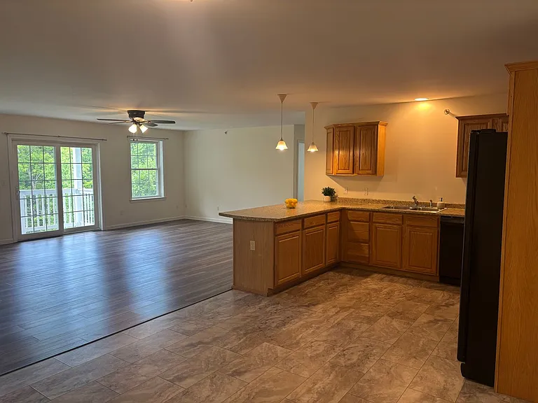 4 Commonwealth Dr — Photo 22