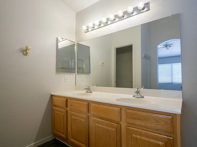 458 W Paseo Rio Grande — Photo 9
