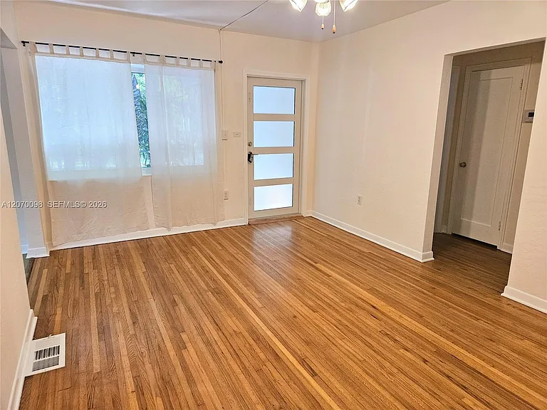 6624 SW 78th Ter — Photo 5