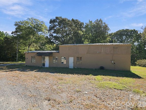 4th image of 3247 Charlotte Hwy