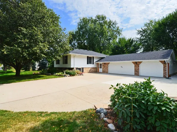 688 1st Ave, Mendota Heights, MN 55118