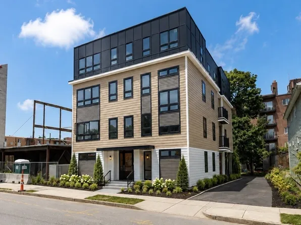 820 Hyde Park Ave #202, Hyde Park, MA 02136