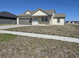 2503 Wren Ln, Junction City, KS 66441