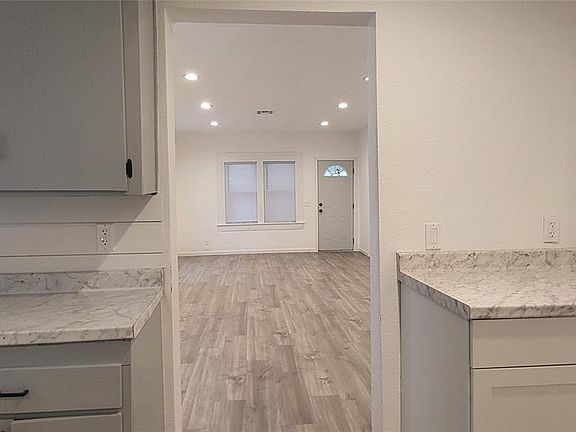 4th image of 501 N 5th St