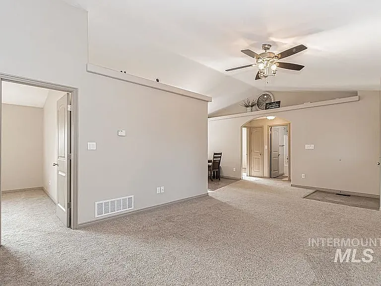 2221 S Frontier Dr — Photo 13