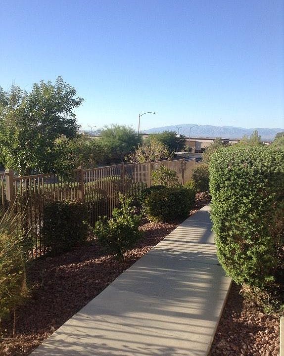 2nd image of 2305 W Horizon Ridge Pkwy APT 1822