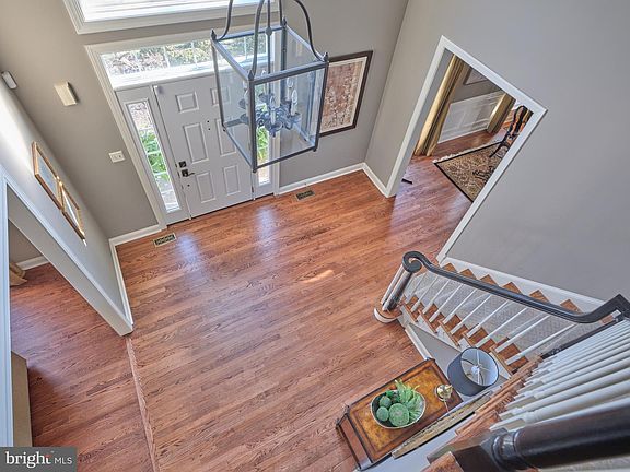 5th image of 1052 S Kimbles Rd