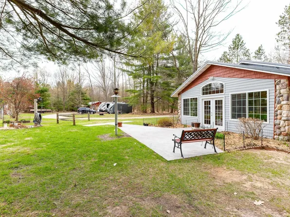 20802 E Trails End Trl, Interlochen, MI 49643