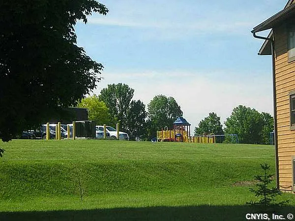 2 bed, 900 sqft, $1,200 — Photo 2