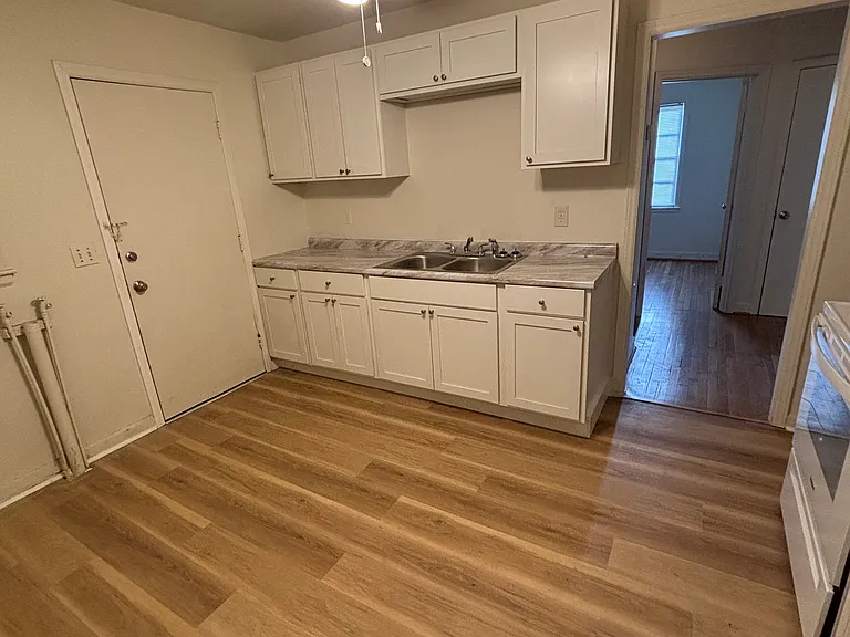 1306 Harden St #1306 — Photo 6