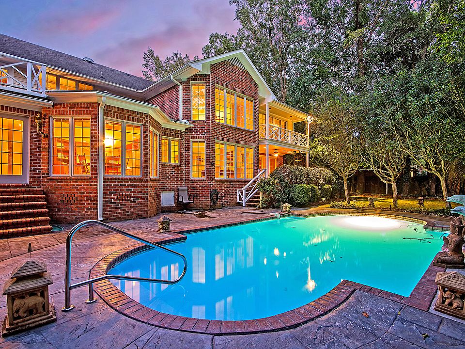 1st image of 308 Shaftesbury Ln