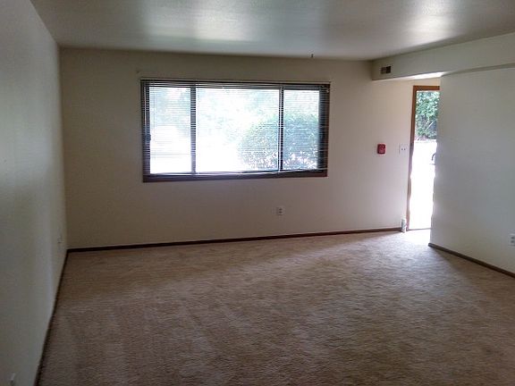 4th image of 5609-13 W Morgan Ave #11524666