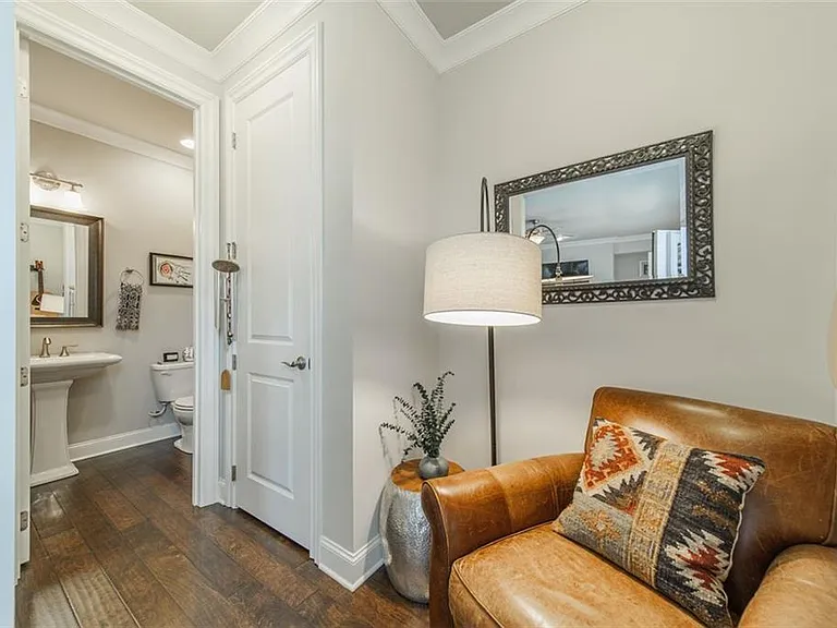 690 Arklow Dr — Photo 16