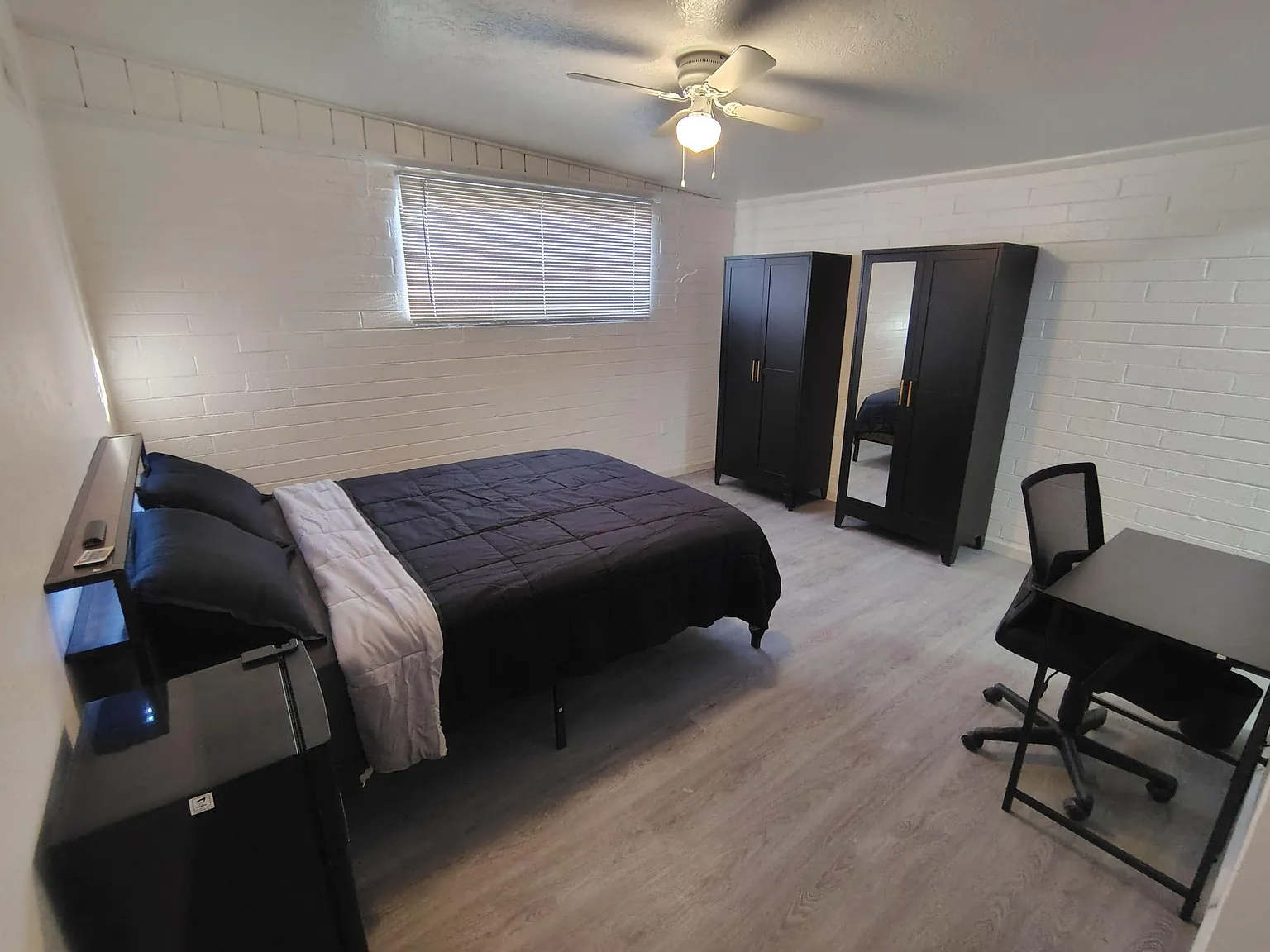 4 bed, 5.0 bath, 1361 sqft, $1,139 — Photo 4