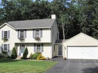 61 Clark Rd, Sturbridge, MA 01518