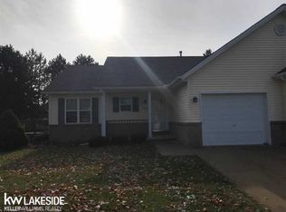 7834 E Ridge Dr, Almont, MI 48003