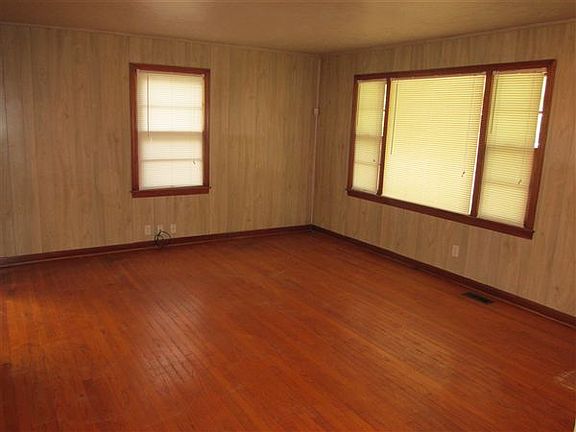 757 S Clifton, Living Room