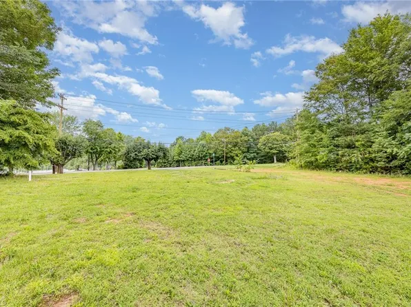 450 Sanford Ave, Mocksville, NC 27028