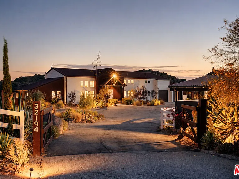 32194 Mulholland Hwy — Photo 2